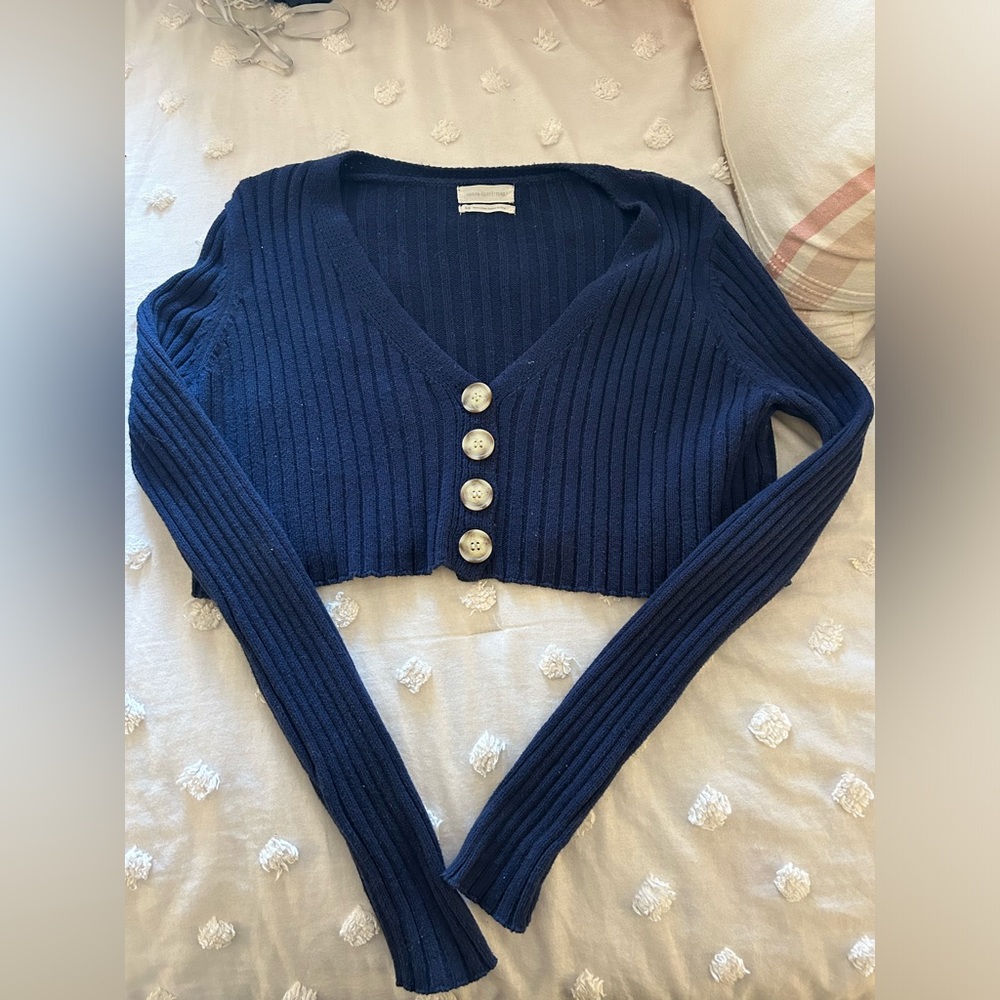 Urban outfitters cropped sweater top